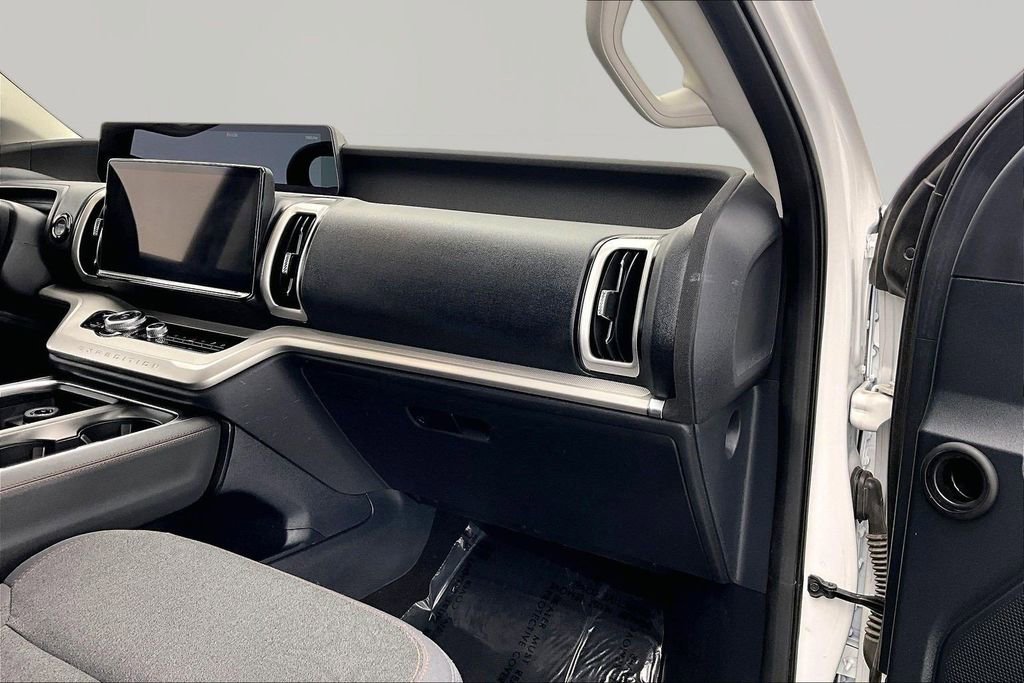 Certified 2025 Ford Expedition Max Active AWD/4WD image 17