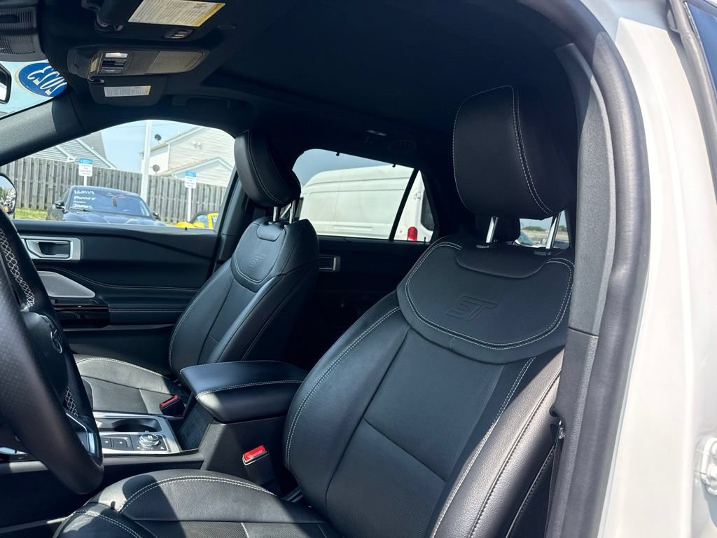 Certified 2023 Ford Explorer ST w/ Equipment Group 401A AWD/4WD image 4
