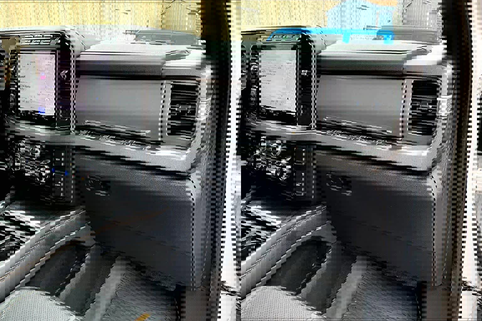 Certified 2024 Ford F350 Platinum image 19