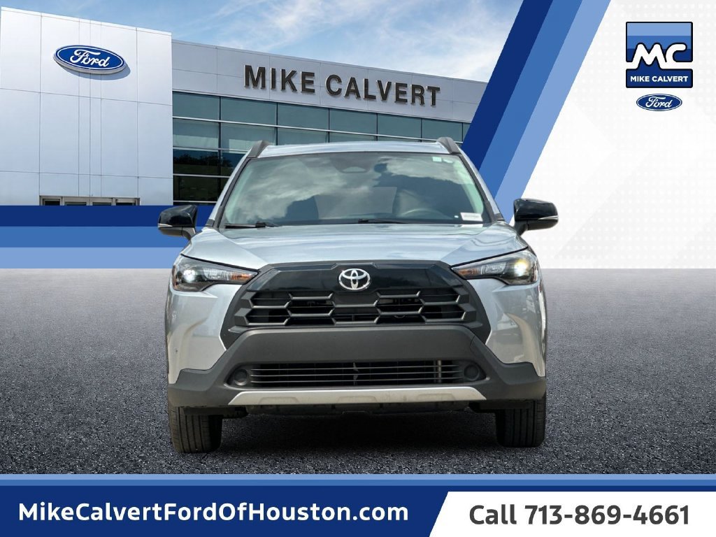 Used 2026 Toyota Corolla Cross LE FWD image 8