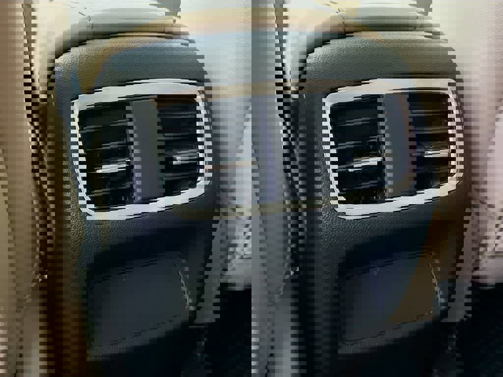 Used 2024 Acura RDX SH-AWD image 13