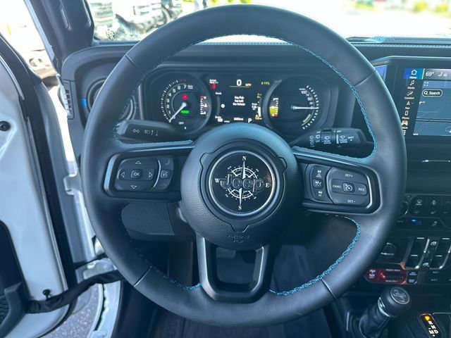 Used 2024 Jeep Wrangler Unlimited Rubicon 4xe AWD/4WD image 15