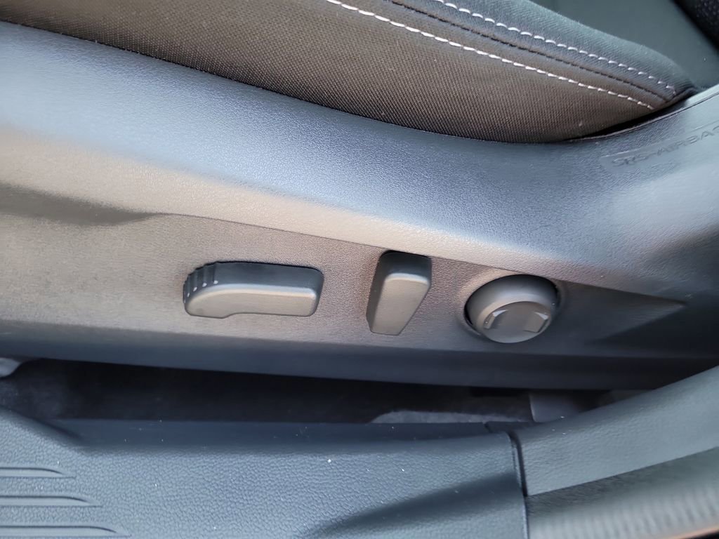 Used 2025 Subaru Outback Premium image 18