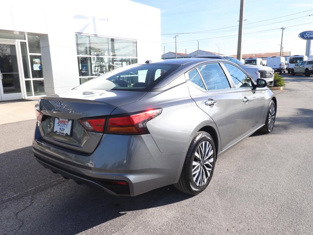 Used 2025 Nissan Altima 2.5 SV image 5