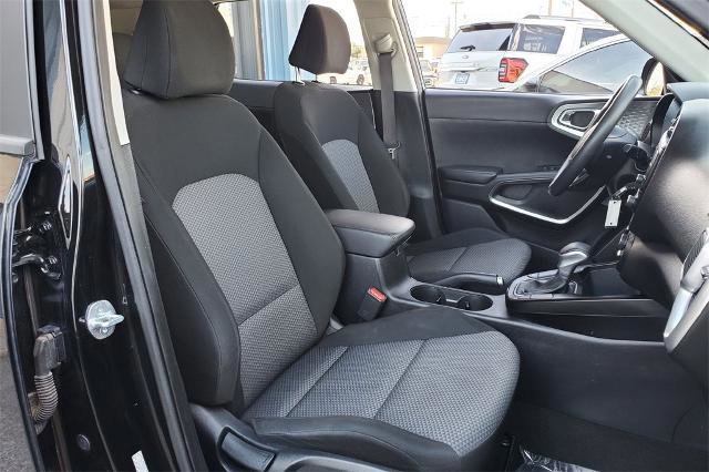 Used 2023 Kia Soul LX w/ LX Technology Package image 23