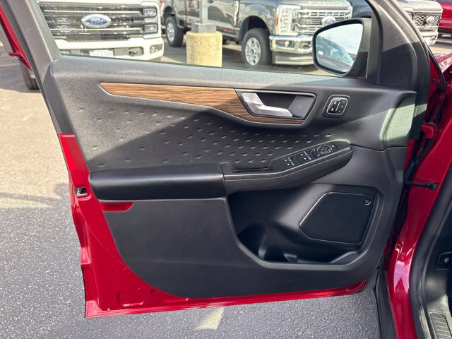 Certified 2020 Ford Escape Titanium w/ Titanium Premium Package 2.0 AWD/4WD image 14