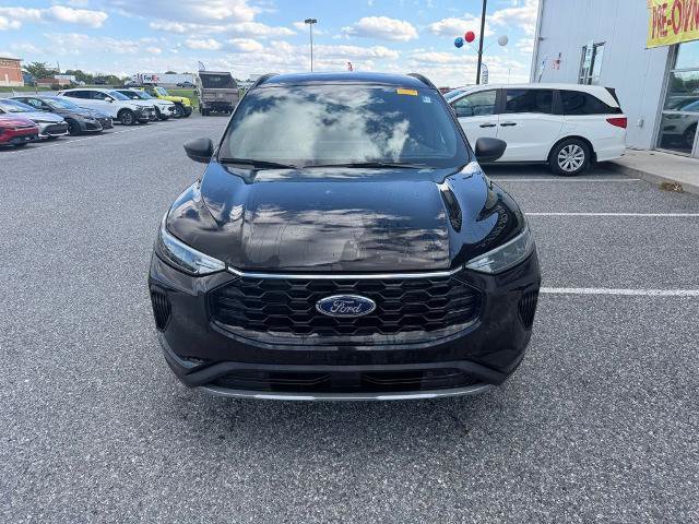 Certified 2025 Ford Escape ST-Line w/ Tech Pack #1 AWD/4WD image 8