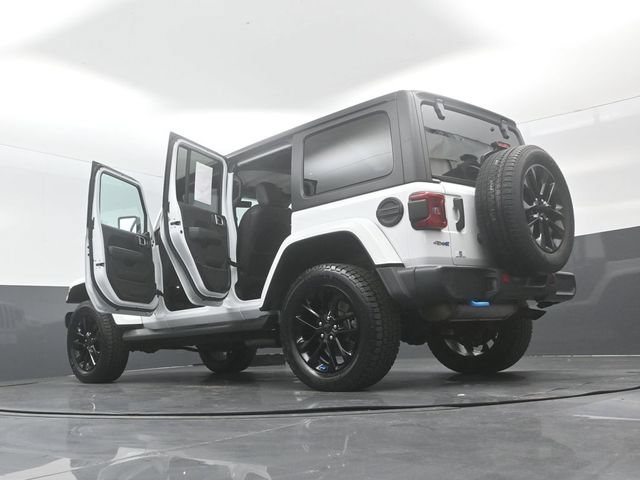 Used 2023 Jeep Wrangler Unlimited Sahara AWD/4WD image 28