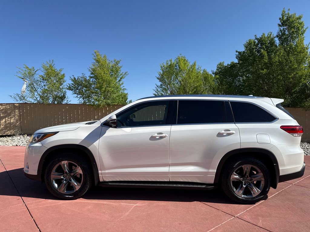 Used 2018 Toyota Highlander Limited Platinum AWD/4WD image 2