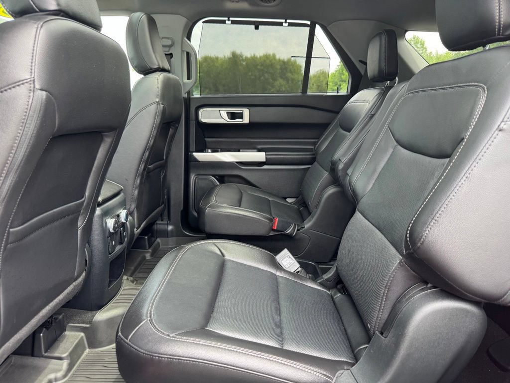 Certified 2021 Ford Explorer Limited w/ Equipment Group 301A AWD/4WD image 24