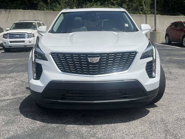 Used 2023 Cadillac XT4 Luxury w/ Cold Weather Package FWD image 9