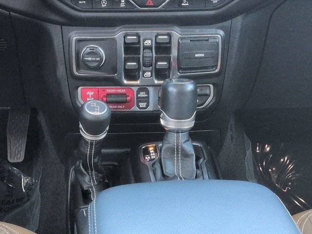 Used 2023 Jeep Wrangler Unlimited Rubicon AWD/4WD image 19