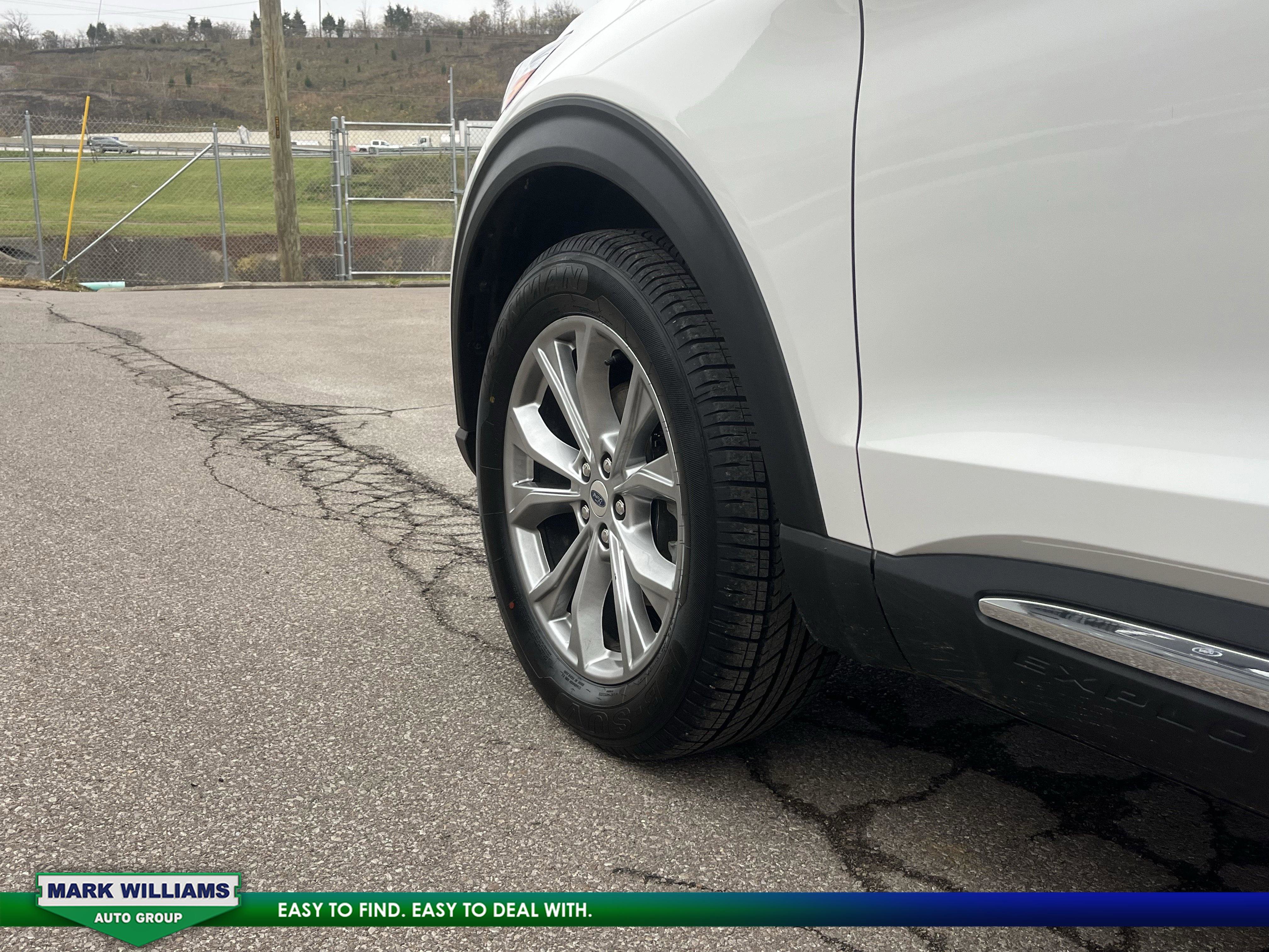 Certified 2022 Ford Explorer Limited w/ Equipment Group 301A image 35