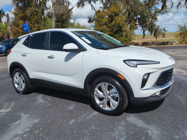 Used 2024 Buick Encore GX Preferred image 2