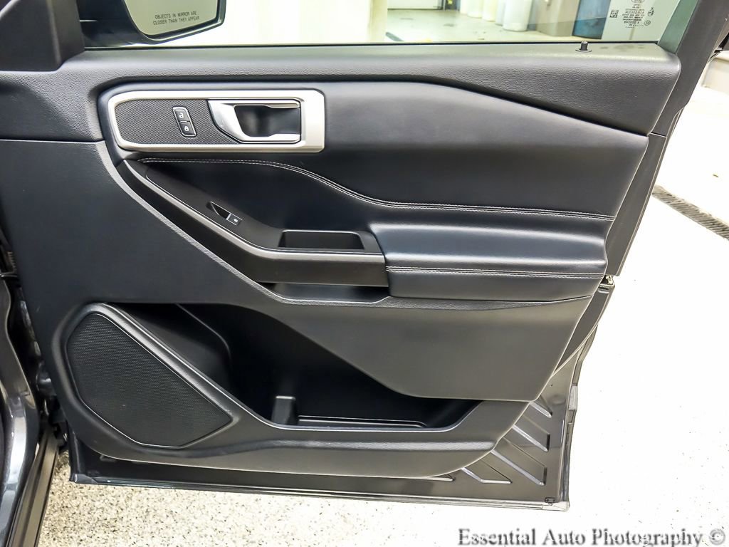 Certified 2020 Ford Explorer XLT w/ Equipment Group 202A AWD/4WD image 25