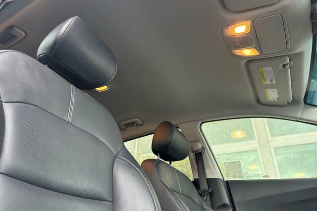 Used 2018 Kia Niro EX Premium image 14