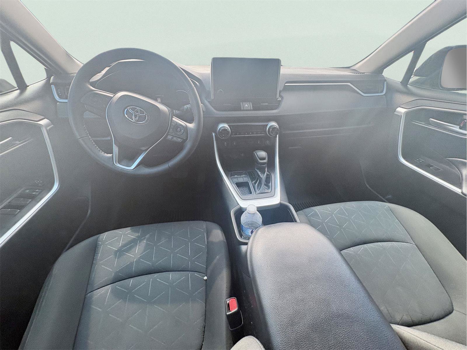 Used 2024 Toyota RAV4 XLE w/ Convenience Package FWD image 9
