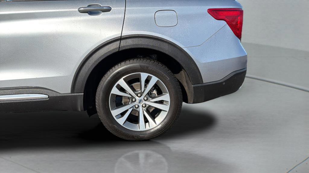 Certified 2020 Ford Explorer Platinum w/ Premium Technology Package image 37