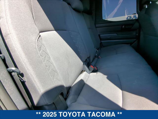 Used 2025 Toyota Tacoma SR5 AWD/4WD image 22