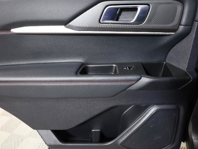 Certified 2025 Ford Explorer ST-Line AWD/4WD image 32