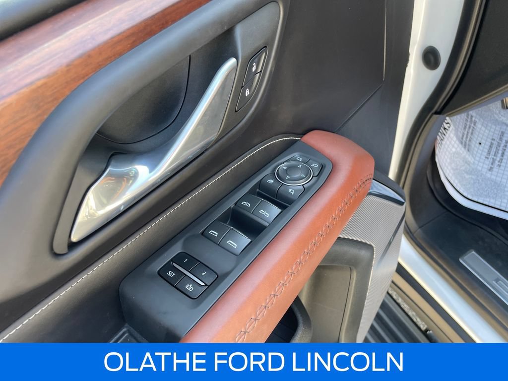 Used 2023 GMC Yukon XL Denali Ultimate AWD/4WD image 15