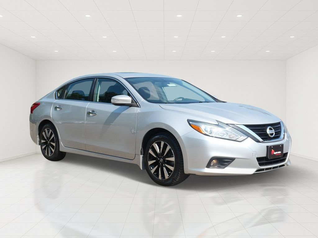 Used 2017 Nissan Altima 2.5 SV w/ Convenience Package