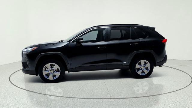 Used 2025 Toyota RAV4 XLE AWD/4WD image 4