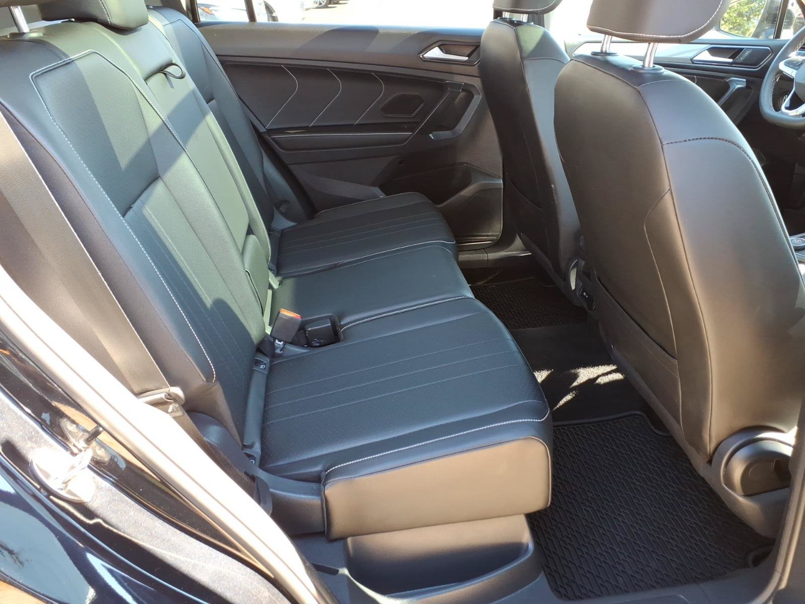 Used 2022 Volkswagen Tiguan SE AWD/4WD image 24