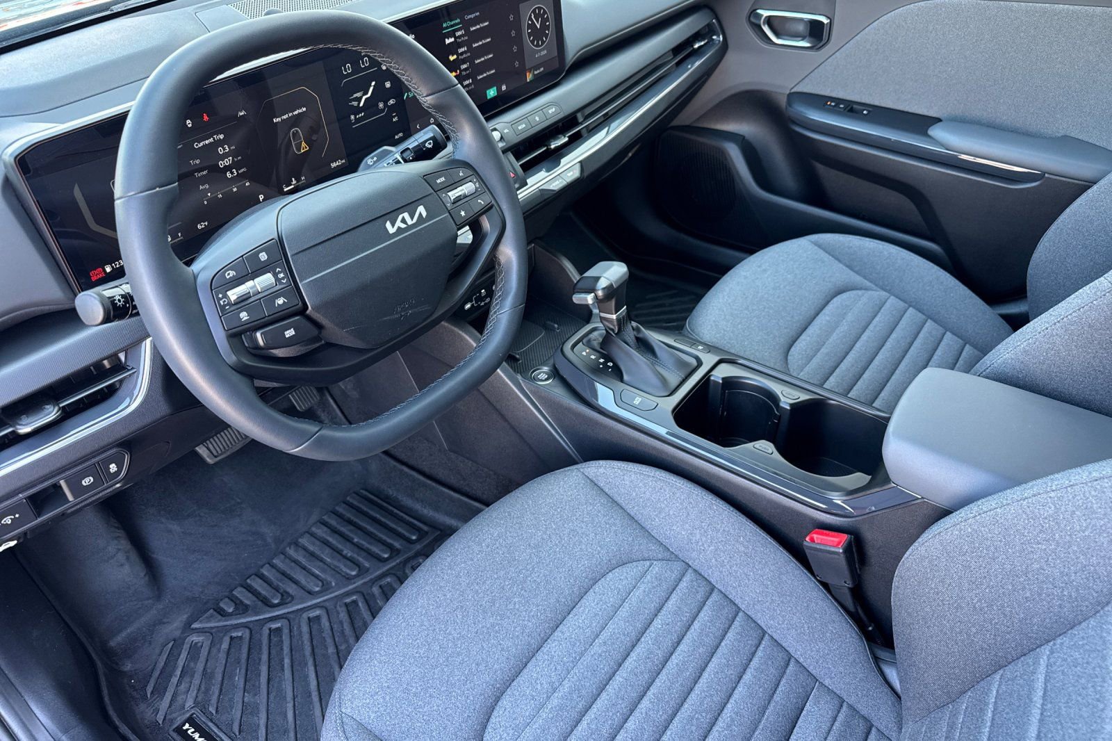 Used 2025 Kia K4 EX FWD image 10