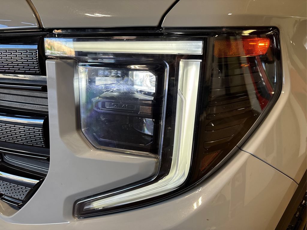 Used 2024 GMC Sierra 1500 Elevation w/ Elevation Premium Package AWD/4WD image 23