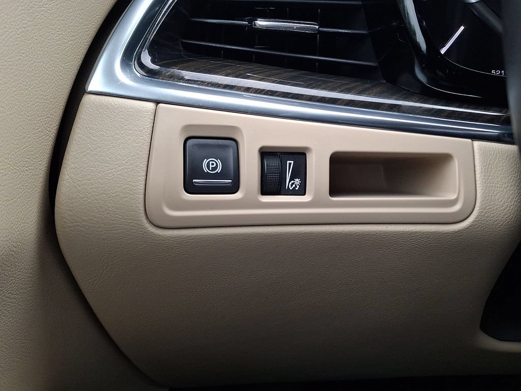 Used 2019 Cadillac XT5 AWD image 26