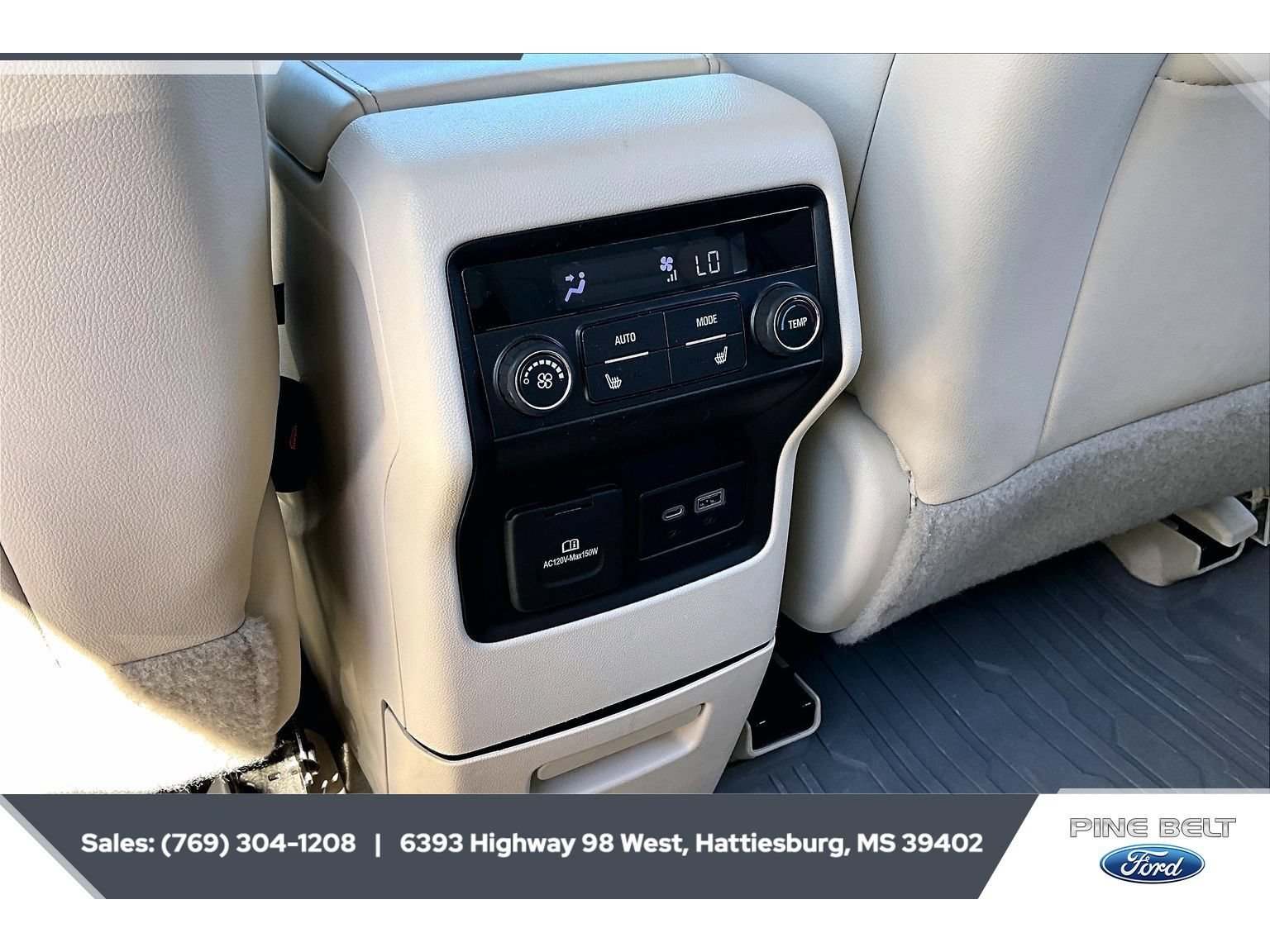 Used 2021 GMC Acadia Denali w/ Denali Technology Package FWD image 25