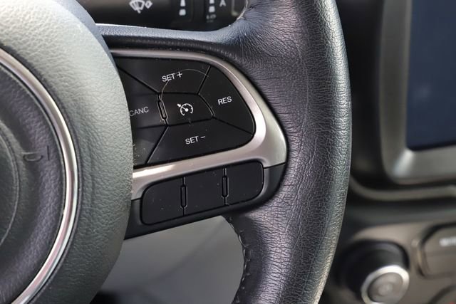 Used 2022 Jeep Renegade Latitude w/ Convenience Group AWD/4WD image 24