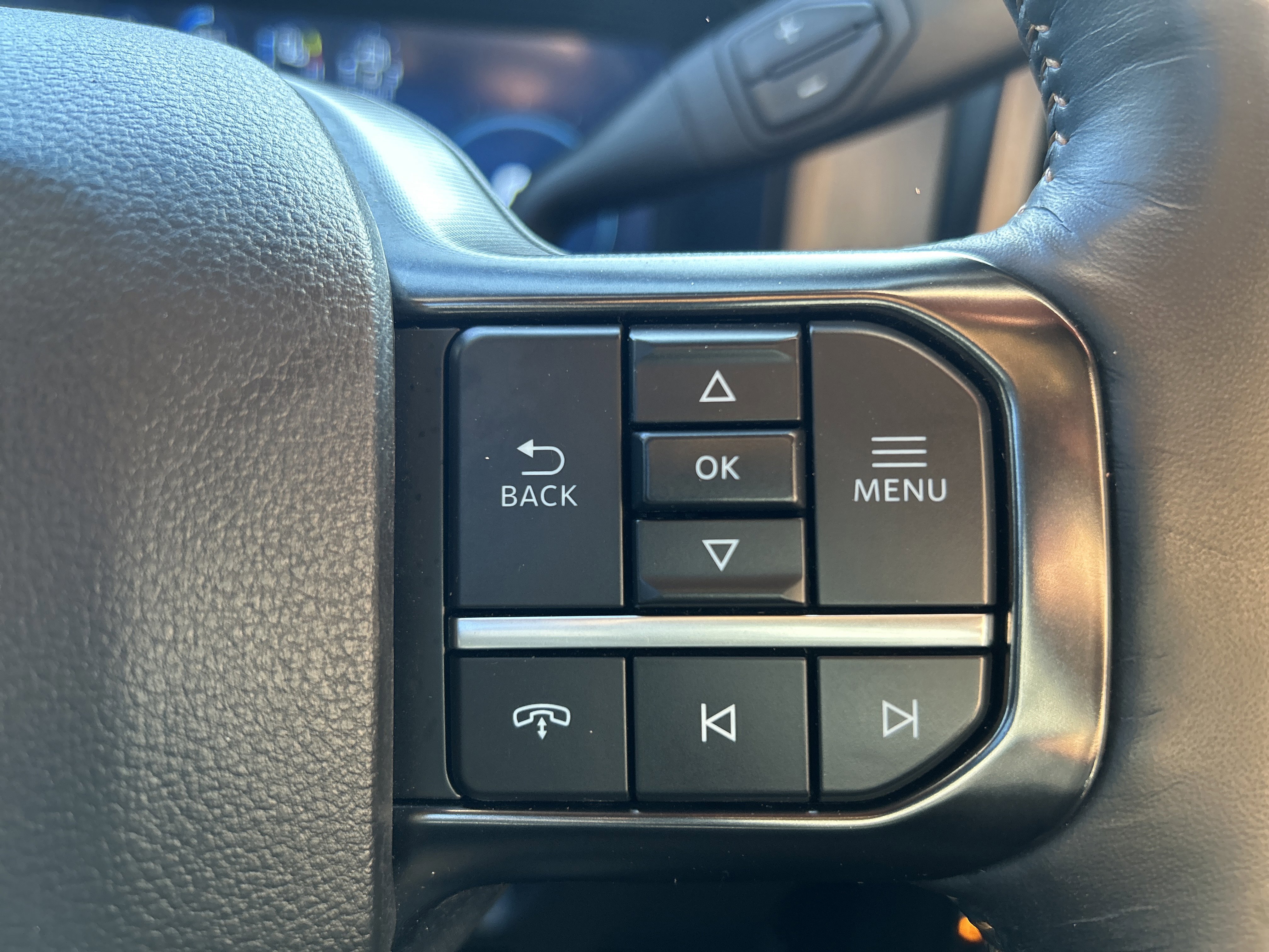 Certified 2024 Ford F350 Platinum w/ Tremor Off-Road Package image 18