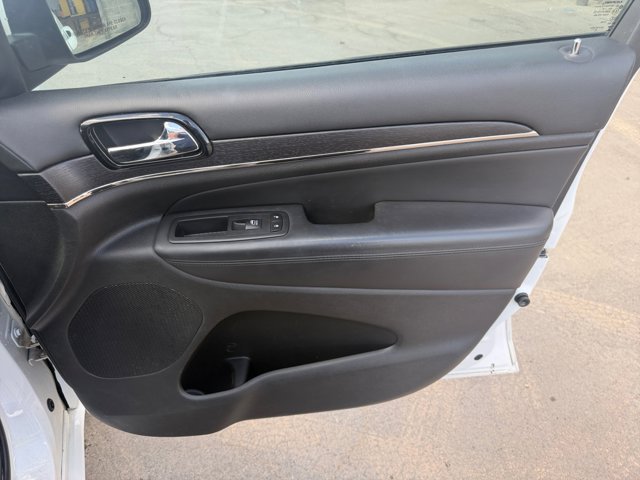 Used 2020 Jeep Grand Cherokee Altitude RWD image 16