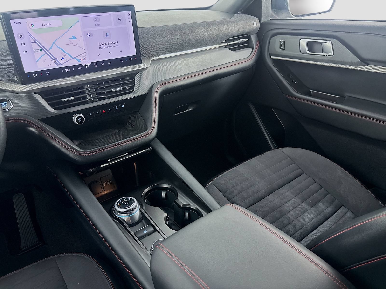 Certified 2025 Ford Explorer ST-Line w/ ST-Line Street Pack AWD/4WD image 23