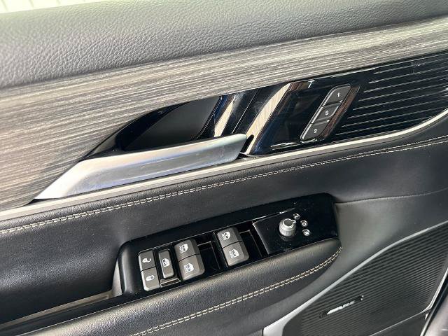 Used 2024 Jeep Wagoneer Series II w/ Flexible Seating Group RWD image 22