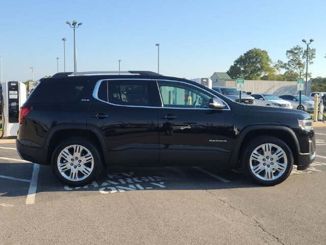 Used 2023 GMC Acadia SLE w/ Driver Convenience Package FWD image 4