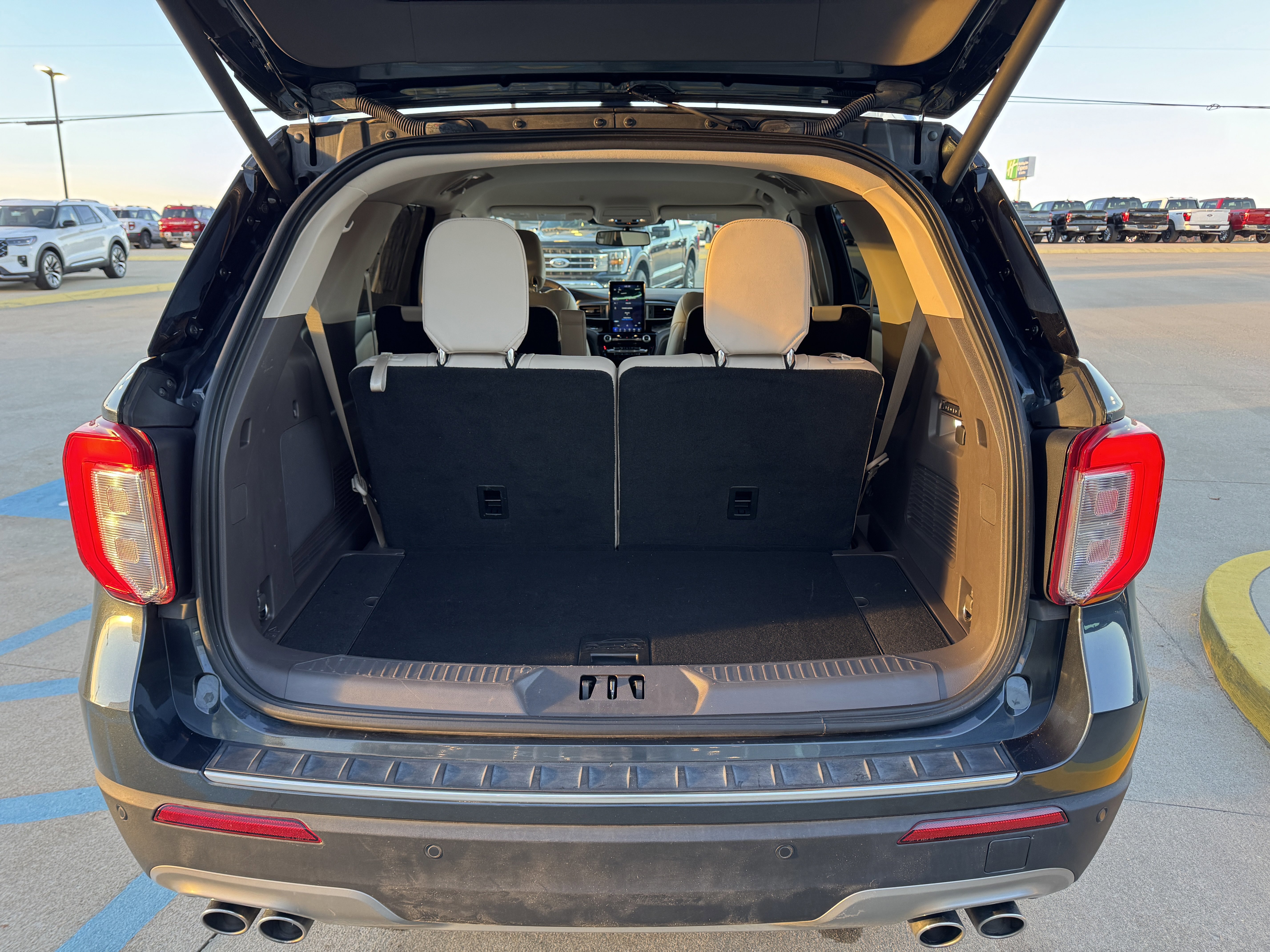 Certified 2022 Ford Explorer Platinum w/ Equipment Group 601A image 41