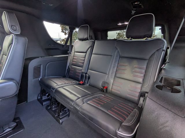 Used 2025 GMC Yukon XL AT4 Ultimate AWD/4WD image 16