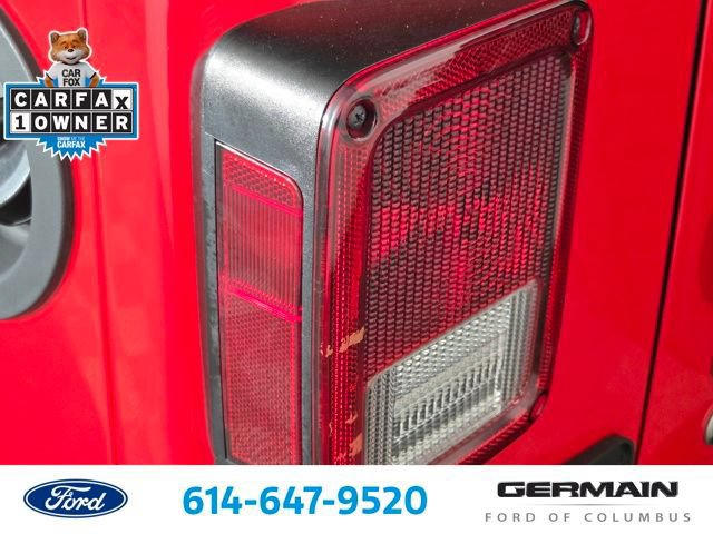 Used 2017 Jeep Wrangler Unlimited Rubicon w/ Connectivity Group AWD/4WD image 17