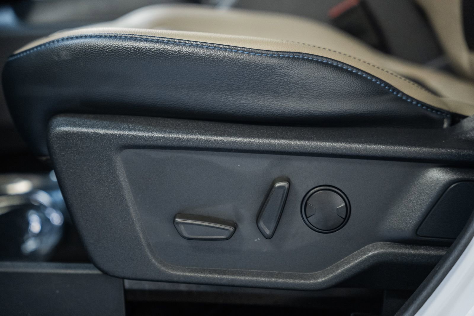 Certified 2024 Ford Bronco Wildtrak image 40