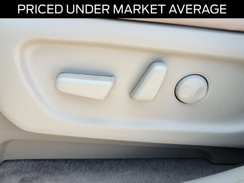 Used 2018 Kia Sedona LX FWD image 15