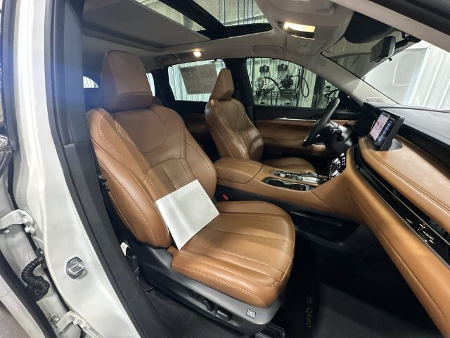 Used 2023 INFINITI QX60 Sensory w/ Vision Package AWD/4WD image 32