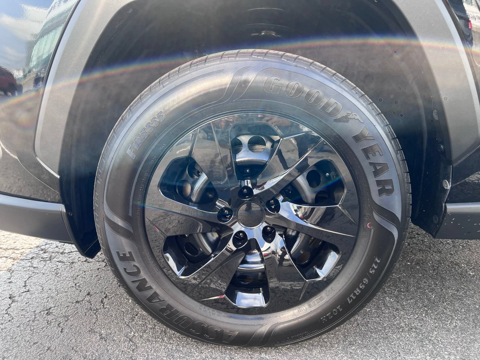 Used 2019 Toyota RAV4 LE w/ All Weather Liner Package AWD/4WD image 19