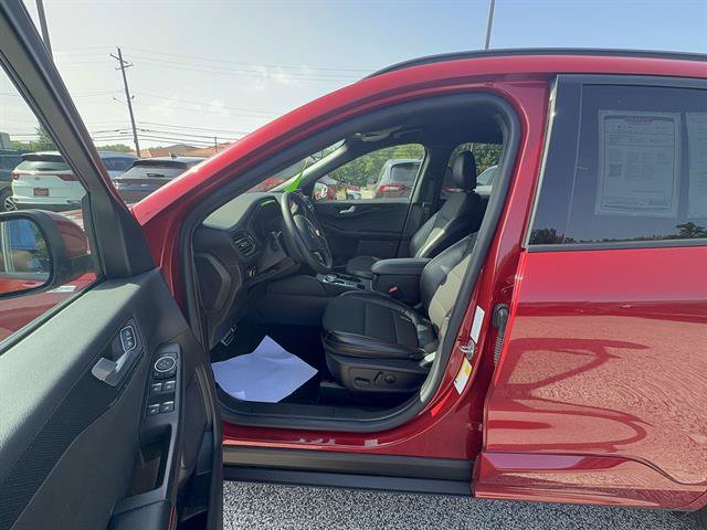 Certified 2024 Ford Escape ST-Line Select w/ Tech Pack #1 AWD/4WD image 11