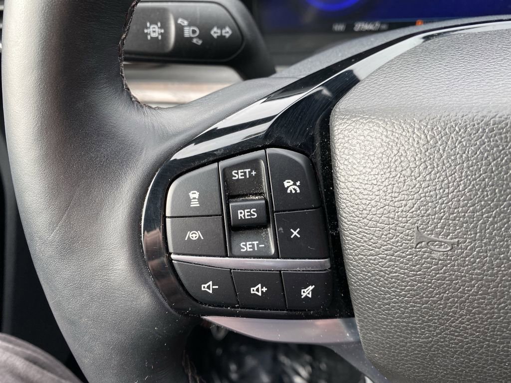 Certified 2023 Ford Explorer Platinum w/ Technology Package image 36