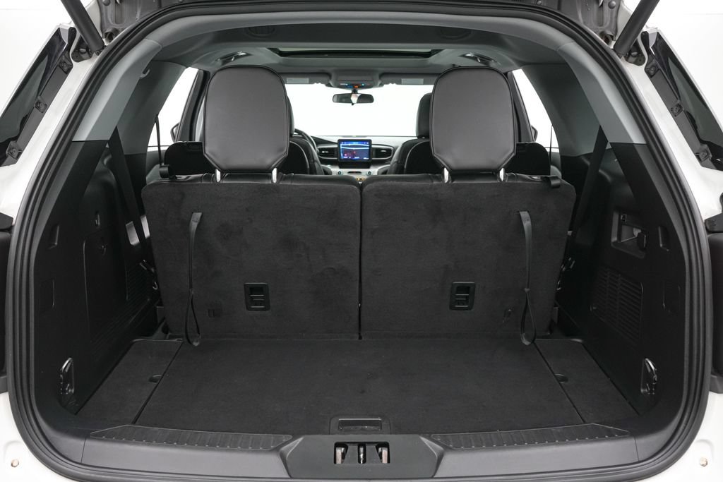 Certified 2023 Ford Explorer XLT w/ Equipment Group 202A AWD/4WD image 22