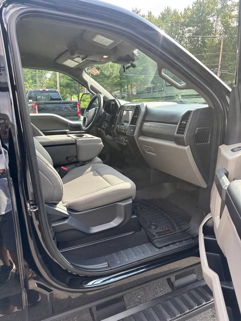 Certified 2022 Ford F250 XLT w/ Black Appearance Package AWD/4WD image 19