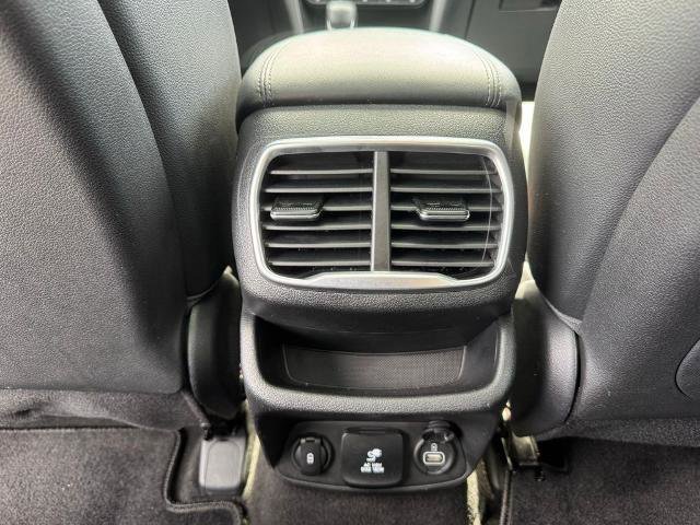 Used 2020 Hyundai Santa Fe Limited image 12